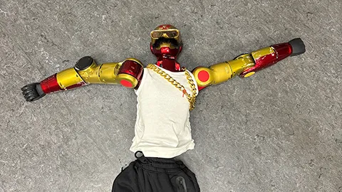 Roboter soll 16-Jährige in Köln begrapscht haben. Wer haftet?