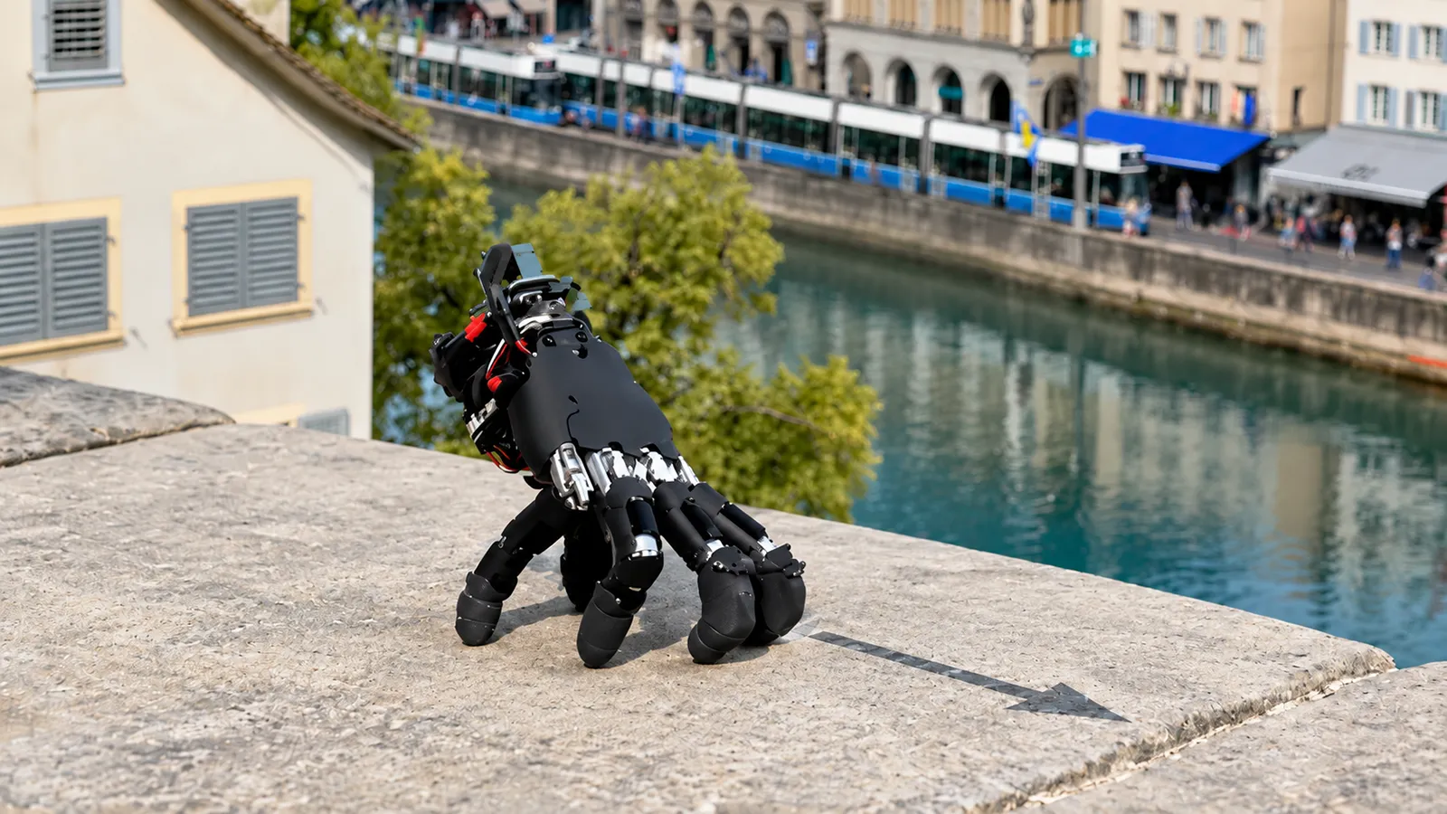 Eine laufende Roboterhand