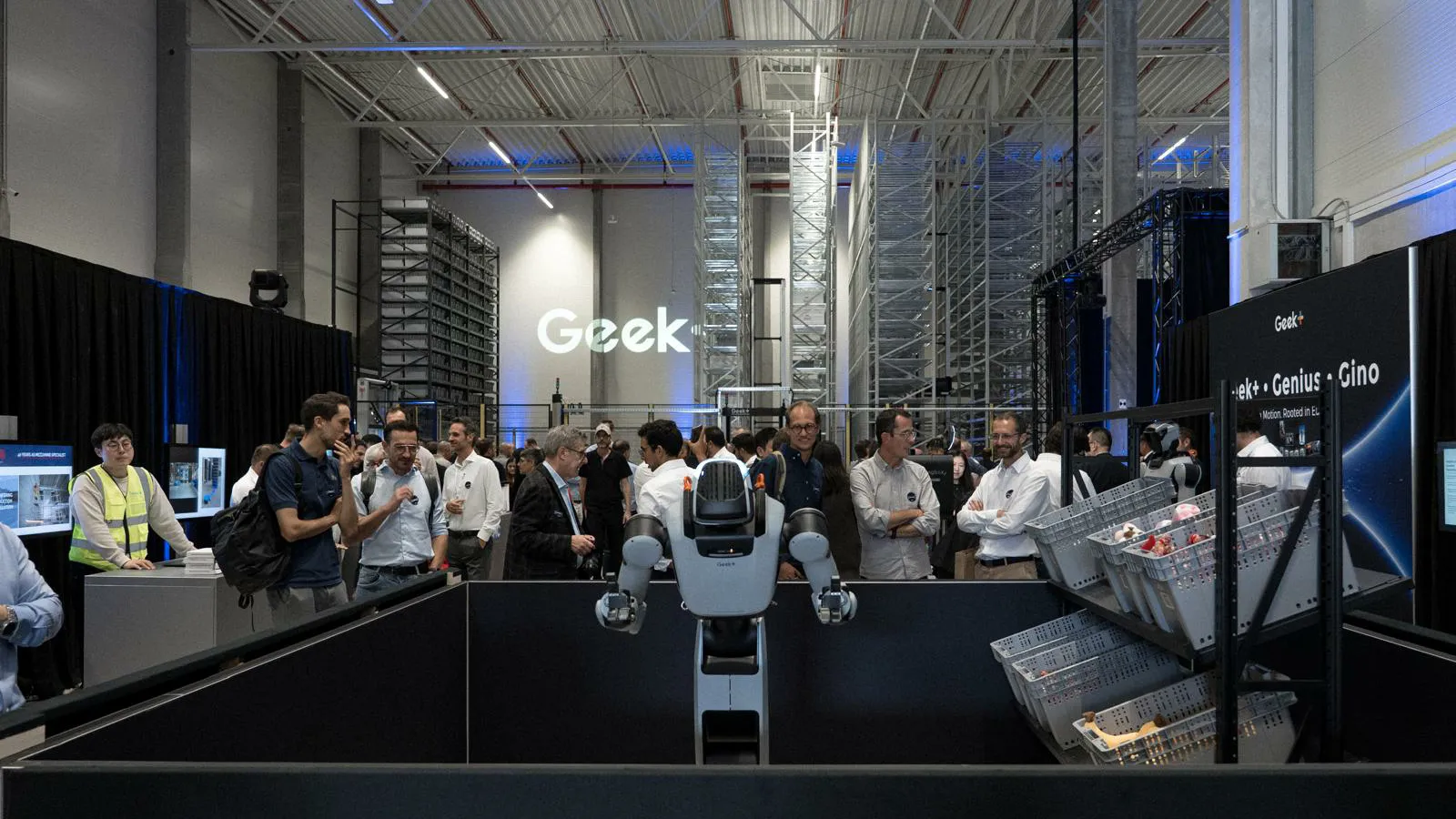 Ein Roboter von Geekplus beim arbeiten