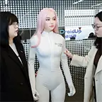 Roboter Moya simuliert menschliche Wärme und natürliche Bewegungen